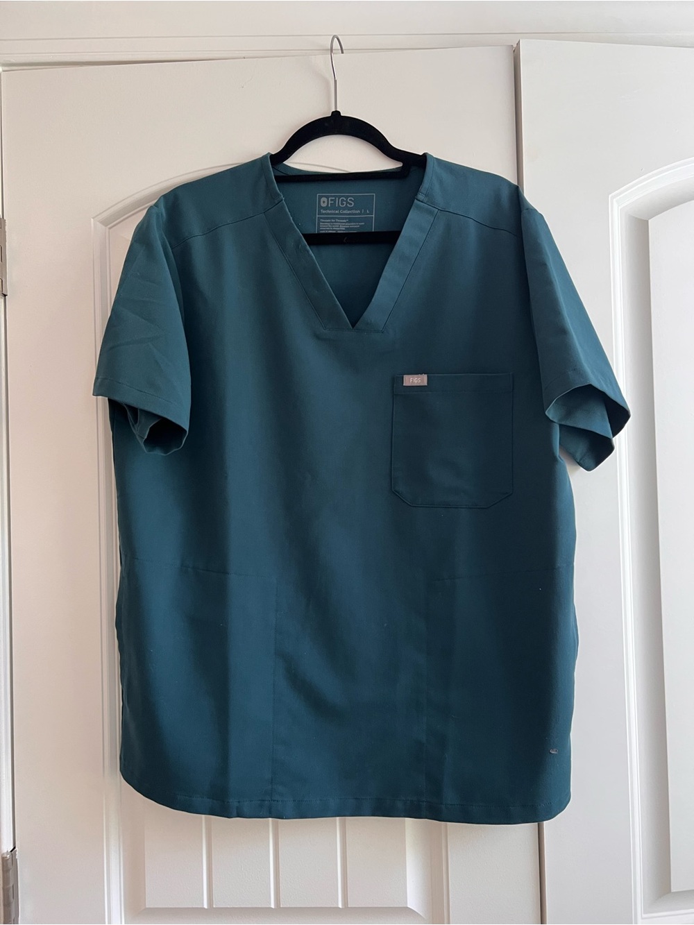 FIGS Catarina One-Pocket Scrub Top Women's V-Neck Teal Caribbean Blue Size L